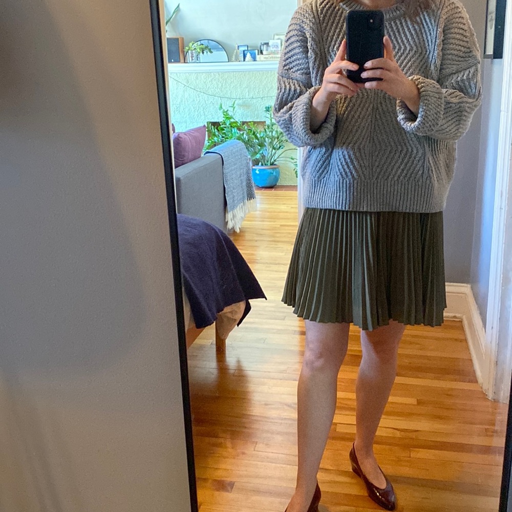 Banana Republic Olive Green pleated Skirt sz 2